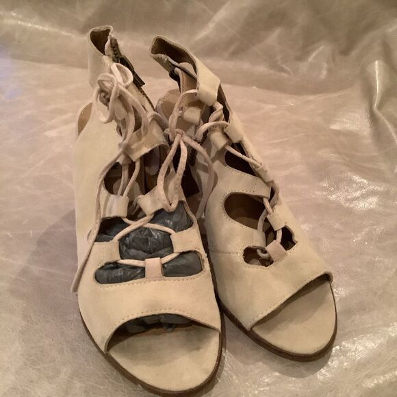 Steve Madden Nilunda Tan Suede Lace Up High Heel Sandals 8 - Picture 3 of 11